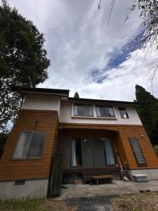 Budova, kde se prázdninový dům nachází