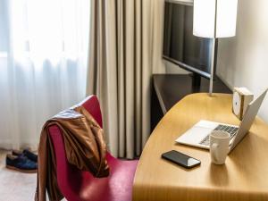 TV a/nebo společenská místnost v ubytování Novotel Bristol Centre