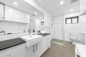 O baie la Beautiful Home close to Shopping Mall and Train Hornsby