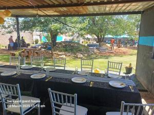Εστιατόριο ή άλλο μέρος για φαγητό στο backyard guest house protea Glen ext 9 soweto