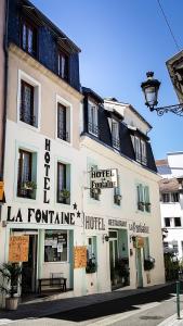 Gallery image of Hôtel La Fontaine in Lourdes