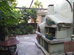 Hotel Posada Don Jaime外面的花园