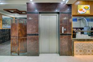 Dapur atau dapur kecil di Treebo Fortune Stay Inn