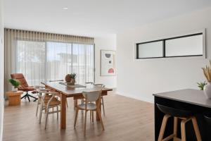 Posezení v ubytování Iona Ave Suites I Geelong Accommodation I regionalXscapes + 13 fotografií