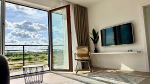 Μια τηλεόραση ή/και κέντρο ψυχαγωγίας στο TIMELESS Apartment