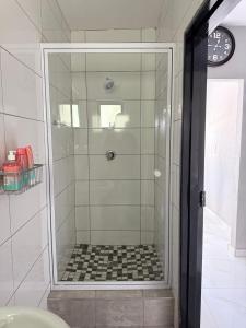 Ένα μπάνιο στο Ella Guest House