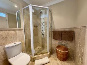 Koupelna v ubytování Spinnaker Quays Waterfront Villa + 30 fotografií