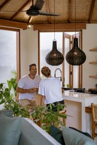 Επισκέπτες που μένουν στο Soft Opening! MALA Villa Balangan