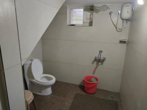 Un baño de Deshadan's Kesarvilla