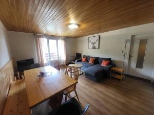 Postel nebo postele na pokoji v ubytování Appartement 3 pièces pour 8 personnes avec parking à Montgenèvre