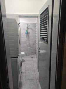 Ένα μπάνιο στο Peshtera Cozy Apartment