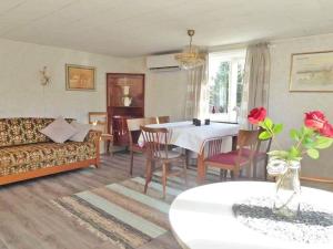 Fotografie z fotogalerie ubytování KRO732-Urshult-Berg-Faekten v destinaci Urshult