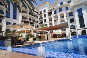 Gallery image of Glow Haus Yas Island in Abu Dhabi