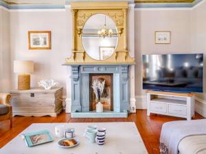 Et tv og/eller underholdning på 4 Bed in East Cowes 88655