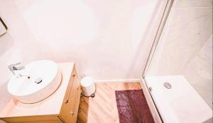 Ένα μπάνιο στο Bogota - Charme central à Reims - 6P