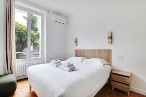 Imagine din galeria proprietății Elegant in Neuilly-sur-Seine A Charming Retreat în Neuilly-sur-Seine +13 fotografii