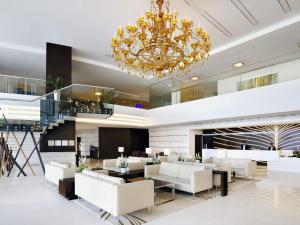 Khu vực ghế ngồi tại Novotel Dubai Al Barsha