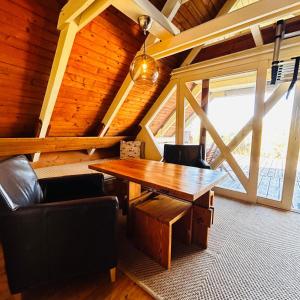 Gallery image of Pfahlbau Sunset I Toplage Elektroboot inklusive in Rust