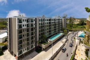 Kolam renang di atau dekat dengan Space 404 - 1BDR with Coworking, Pool & Gym Access
