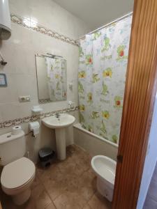 Ένα μπάνιο στο Apartamentos Cala Enmedio Cabo de Gata