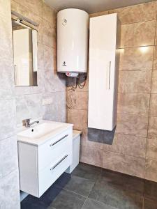 Bilik mandi di Domek letniskowy w Trzęsaczu +7 gambar