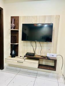 Televisyen dan/atau pusat hiburan di Executive livings