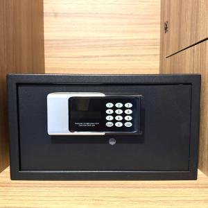 a microwave oven sitting on top of a cabinet at Sia Hotel Thermal & Spa Bursa in Nilüfer