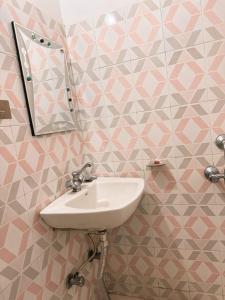 Et badeværelse på Home of Backpackers + 18 billeder