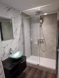 Ένα μπάνιο στο Appartement cosy 6 pers 2 chambres