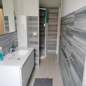 Ένα μπάνιο στο Blue Seven Home