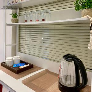 Η κουζίνα ή μικρή κουζίνα στο EZZ apartment