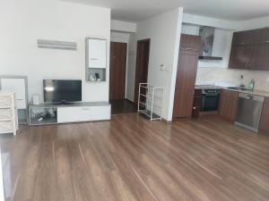 Nhà bếp/bếp nhỏ tại Apartment next to new hospital +3 ảnh