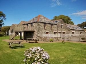 Budova, kde se prázdninový dům nachází