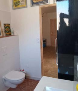 Un baño de Chambres d'hotes L'Apio