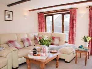 Et opholdsområde på Grandma's Cottage - Uk48618