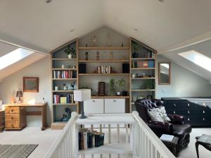 Posezení v ubytování Prince Albert's Place + 8 fotografií