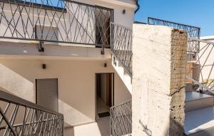 Balkón nebo terasa v ubytování 2 Bedroom Lovely Apartment In Metajna + 25 fotografií