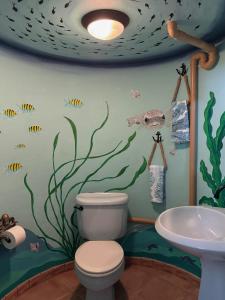 Ένα μπάνιο στο H2O Eco Villa