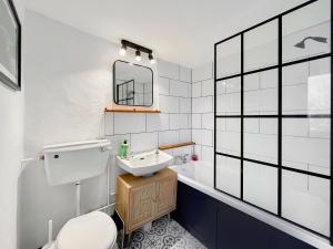 Koupelna v ubytování Holly Tree Cottage