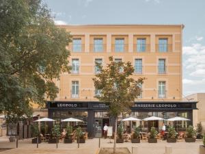 a rendering of the embassy london building at Hôtel Saint Christophe Aix en Provence Centre Ville in Aix-en-Provence