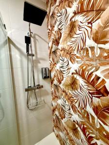 Ένα μπάνιο στο HY Station Malaga