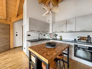 Kuchyň nebo kuchyňský kout v ubytování DBA302 Appartement standing 6 pers