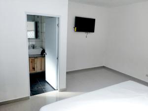 Μια τηλεόραση ή/και κέντρο ψυχαγωγίας στο Hotel Yamir