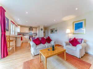 Η κουζίνα ή μικρή κουζίνα στο Osprey Cottage- 27939