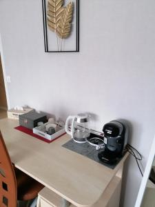 Příslušenství pro přípravu čaje a kávy v ubytování tout un étage rien que pour vous dans notre maison