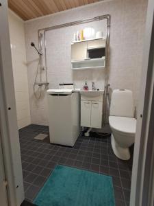Bilik mandi di Maaruska's accommodation