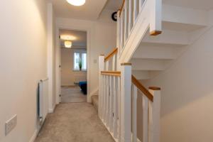 Fotografie z fotogalerie ubytování Bright & Modern 4 Bedroom House in Yeovil v destinaci Over Compton + 28 fotografií