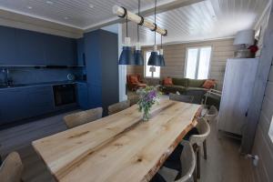 Η κουζίνα ή μικρή κουζίνα στο Villa Aattu
