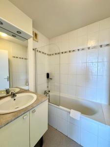 Ένα μπάνιο στο Le Saint Jean, Ouest de Rennes, avec balcon et stationnement