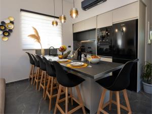 Imagine din galeria proprietății PanStel Twin Villas with private pools and jacuzzi în Ayiá